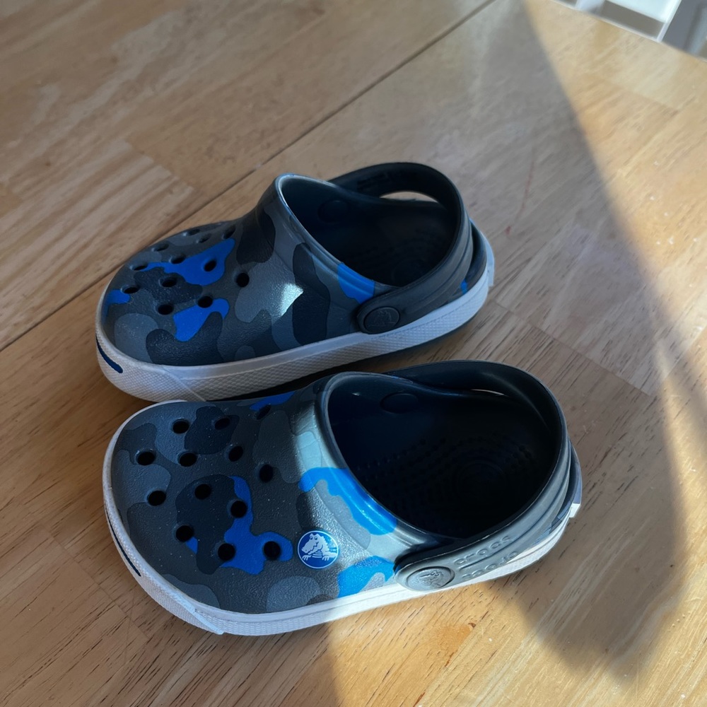 Crocs size “4C”